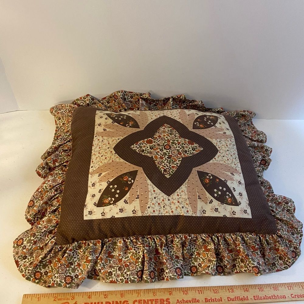 Vintage Sears‎ pillow ruffles 18x15”